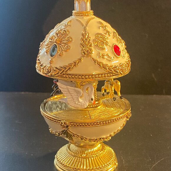 Joan Rivers Imperial Treasures III The Carousel Egg - Picture 3 of 6